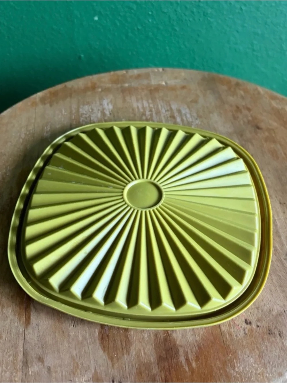 Vintage Tupperware Servalier Bowl 3.5 cup in Lime Green
